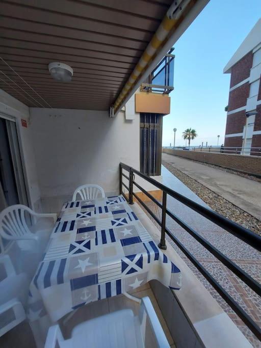 Apartamento En Primera Linea De Playa En Cambrils Apartment Exterior photo