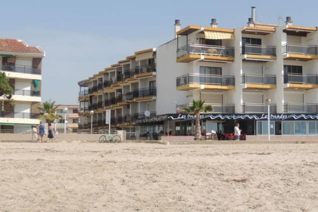 Apartamento En Primera Linea De Playa En Cambrils Apartment Exterior photo